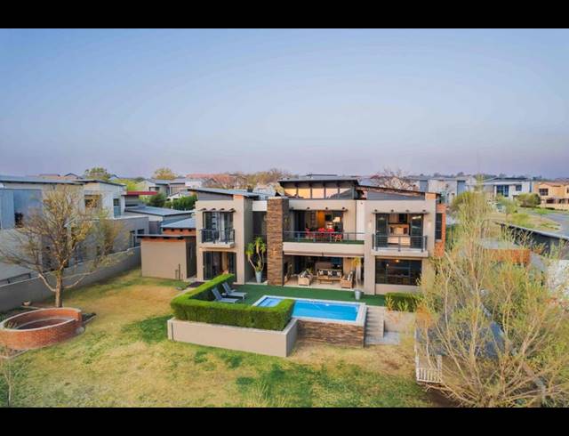 4 BEDROOM HOUSE FOR SALE IN COPPERLEAF ESTATE